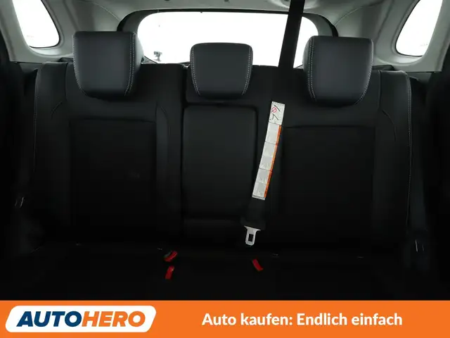Suzuki S-Cross view 15