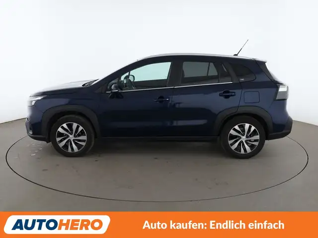 Suzuki S-Cross view 3