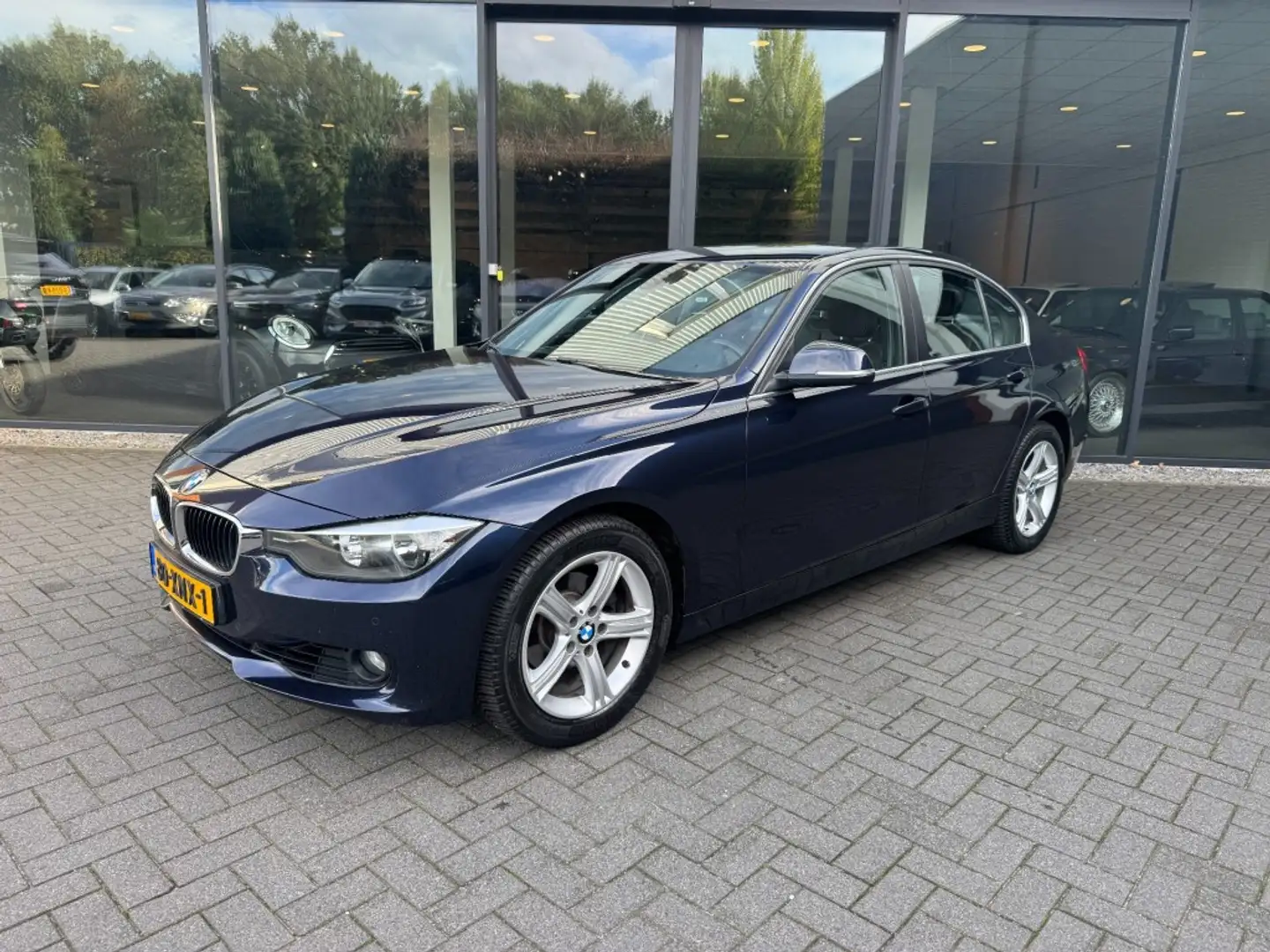 BMW Sonstige 320i 184pk Executive ,SportLeer,NaviPro,Pdc V+A,Zw Blau - 1