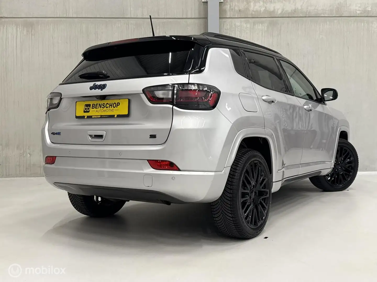 Jeep Compass 4xe 240 Plug-in Hybrid S Panodak Leer Navi Carplay Argent - 2
