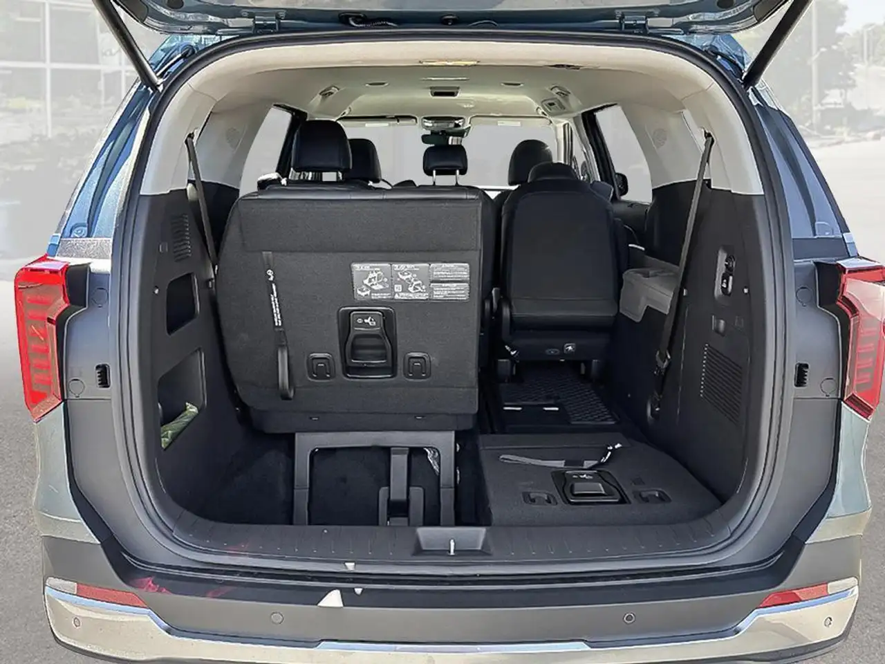 Kia Carnival снимка Kia Carnival