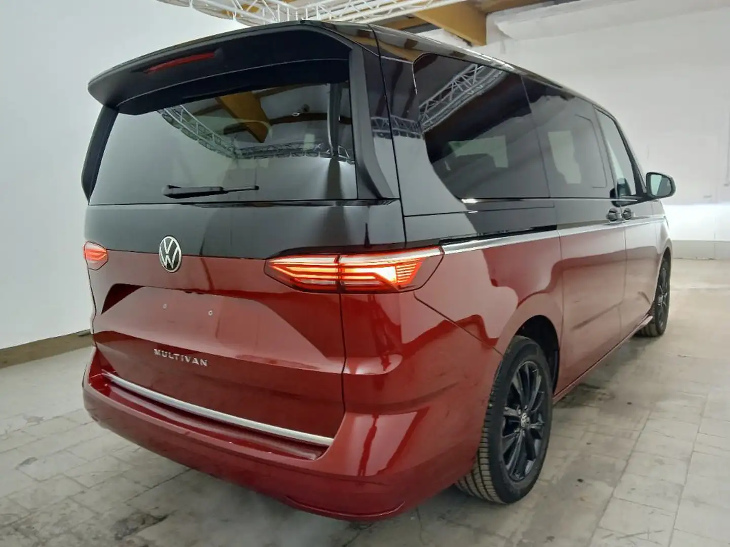 Volkswagen T7 Multivan Style Kurz HEADUP/PANO/STNDHZNG/H&K Zwart - 2