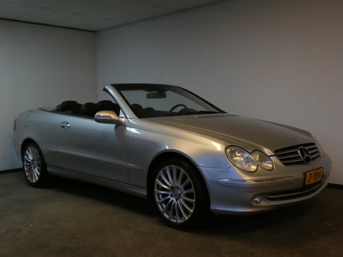 Mercedes-Benz CLK 320 Cabrio Avantgarde Gris - 2