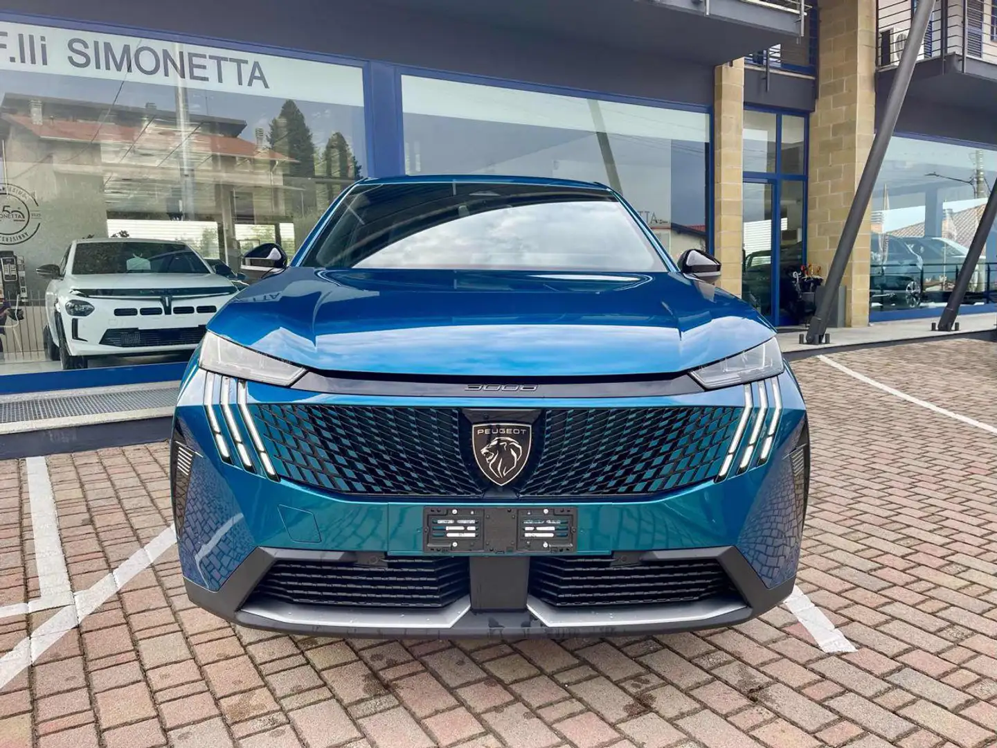 Peugeot 3008 Hybrid 145CV e-DCS6 Allure - KM0 Bleu - 2
