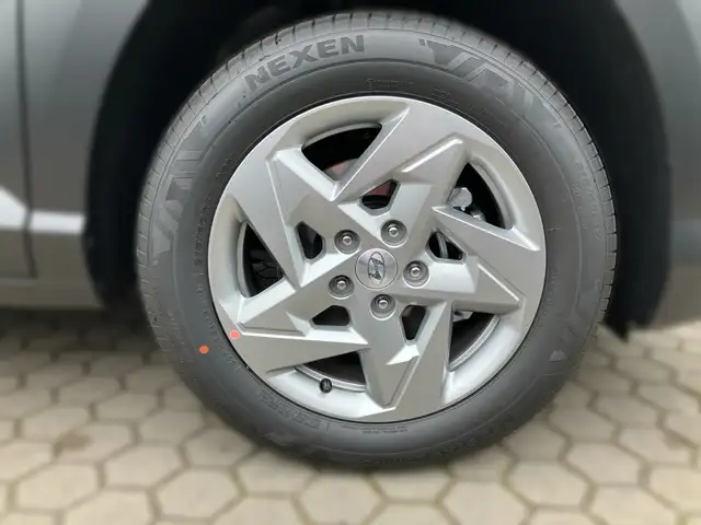 Hyundai Kona view 6