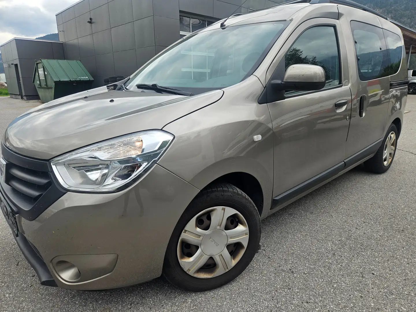 Dacia Dokker 1,5DCI 5SITZE KLIMA NAWI KAMERA EURO5B PERFEKT!!! Marrone - 1