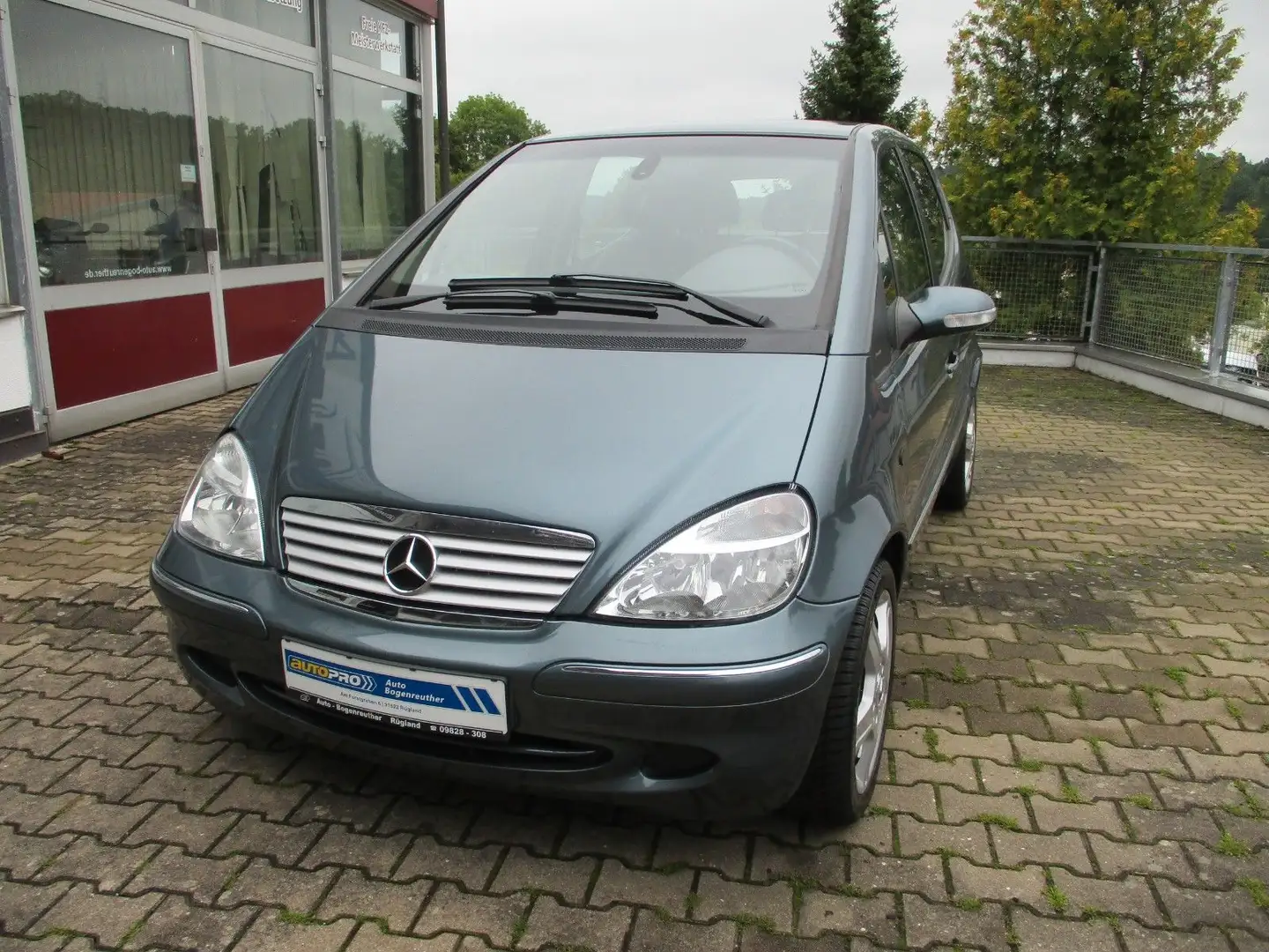 Mercedes-Benz A 160 AVANTGARDE PICCADILLY Lang+Automatik Blau - 1
