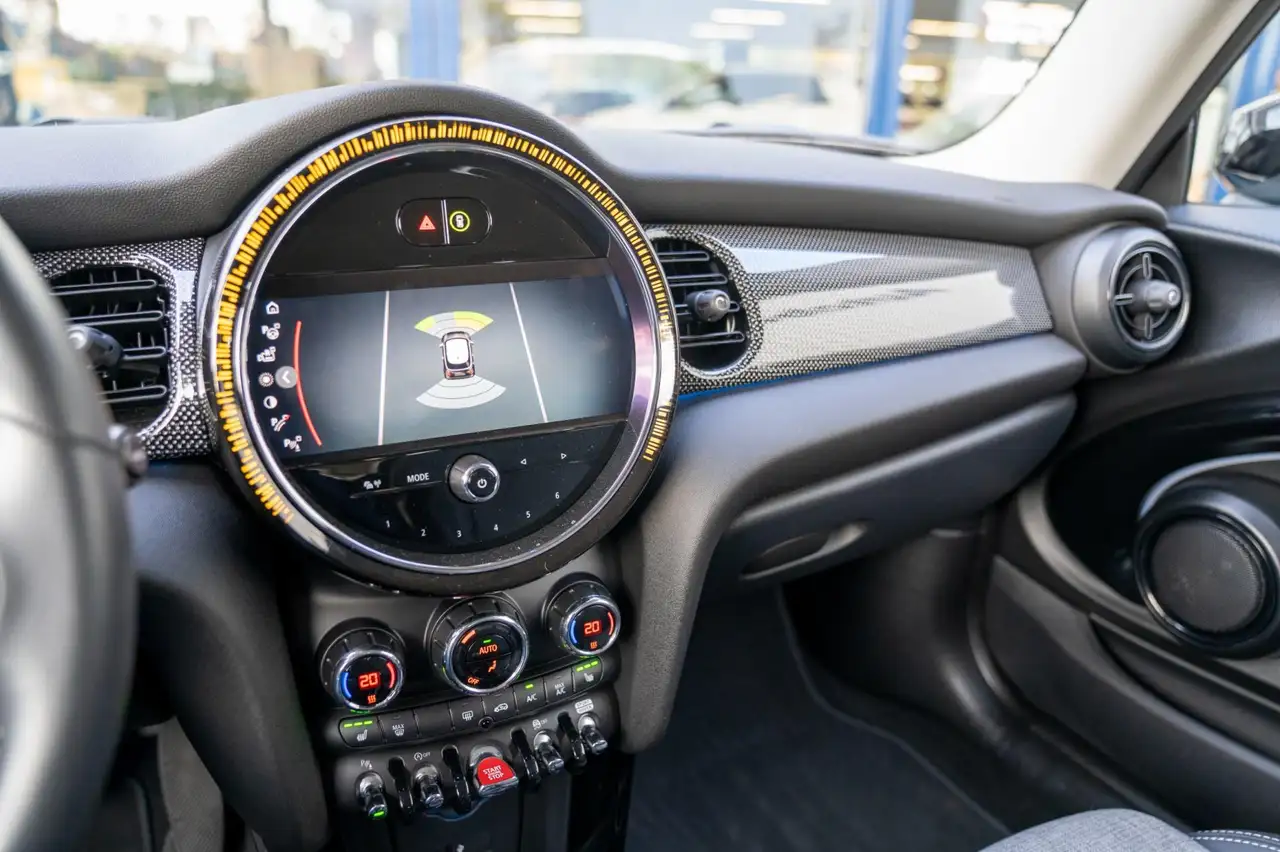 MINI Cooper 1.5 Classic | Prijs rijklaar incl. 12 mnd garantie 32