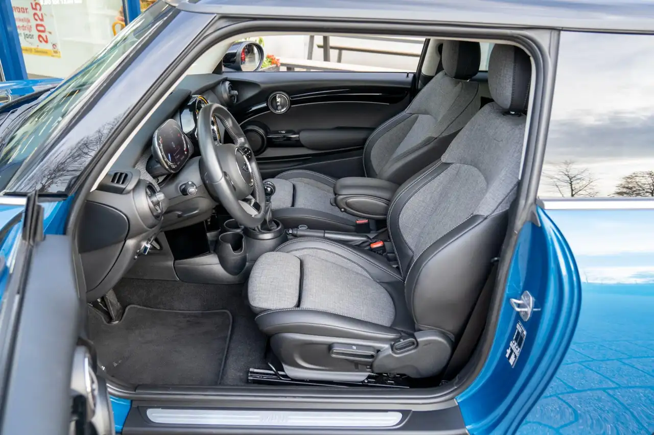 MINI Cooper 1.5 Classic | Prijs rijklaar incl. 12 mnd garantie 14