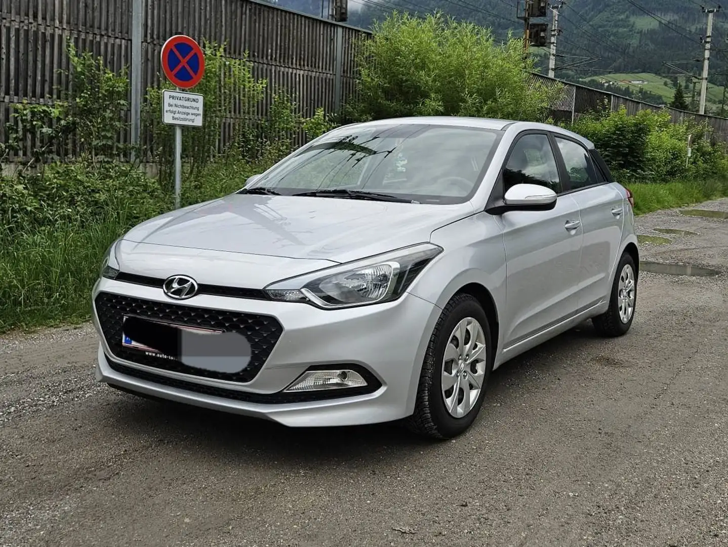 Hyundai i20 1,25 Life Start/Stopp Silber - 1