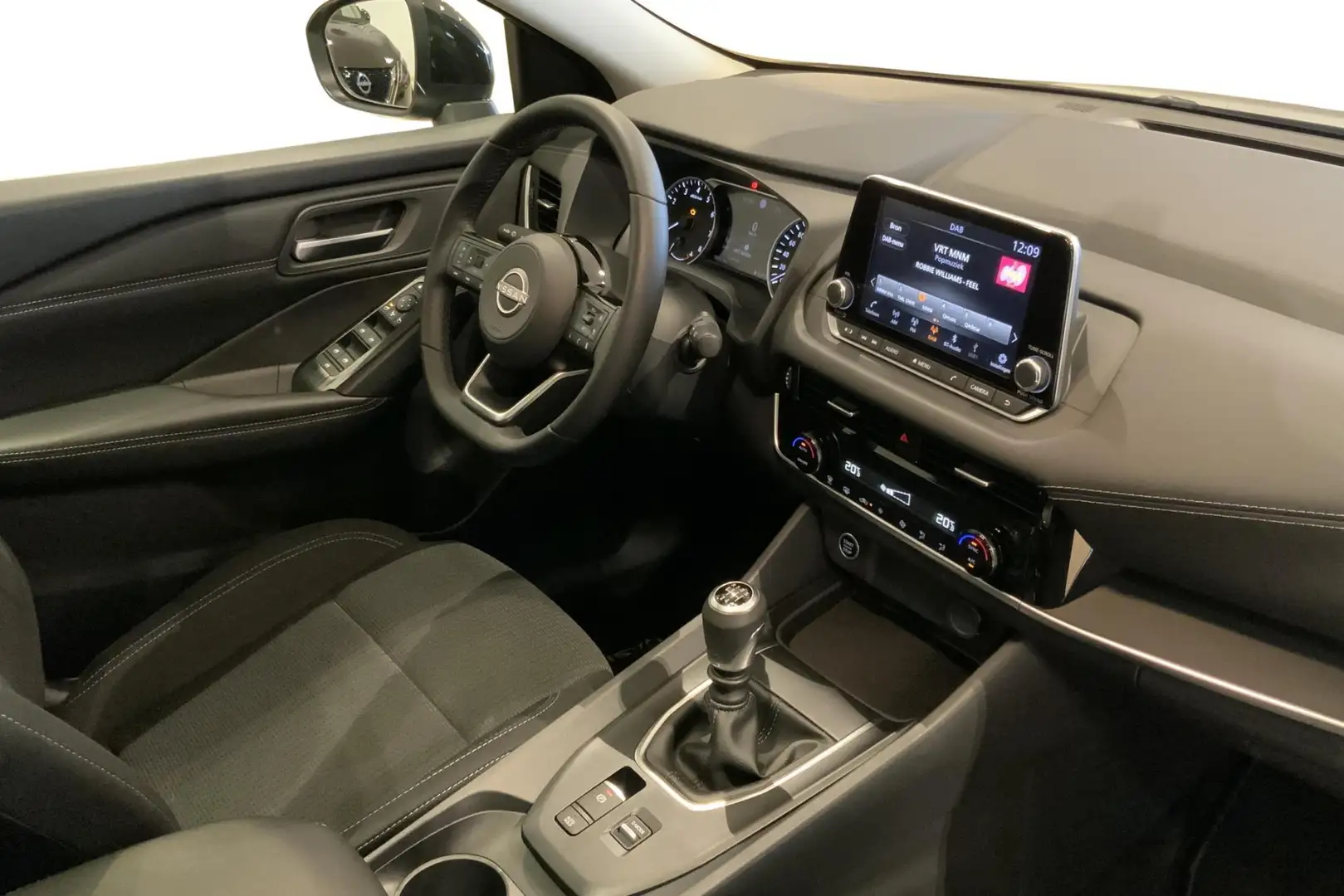 Nissan Qashqai MHEV 103KW Acenta + Design Pack - incl 2 jaar KARE Zwart - 2