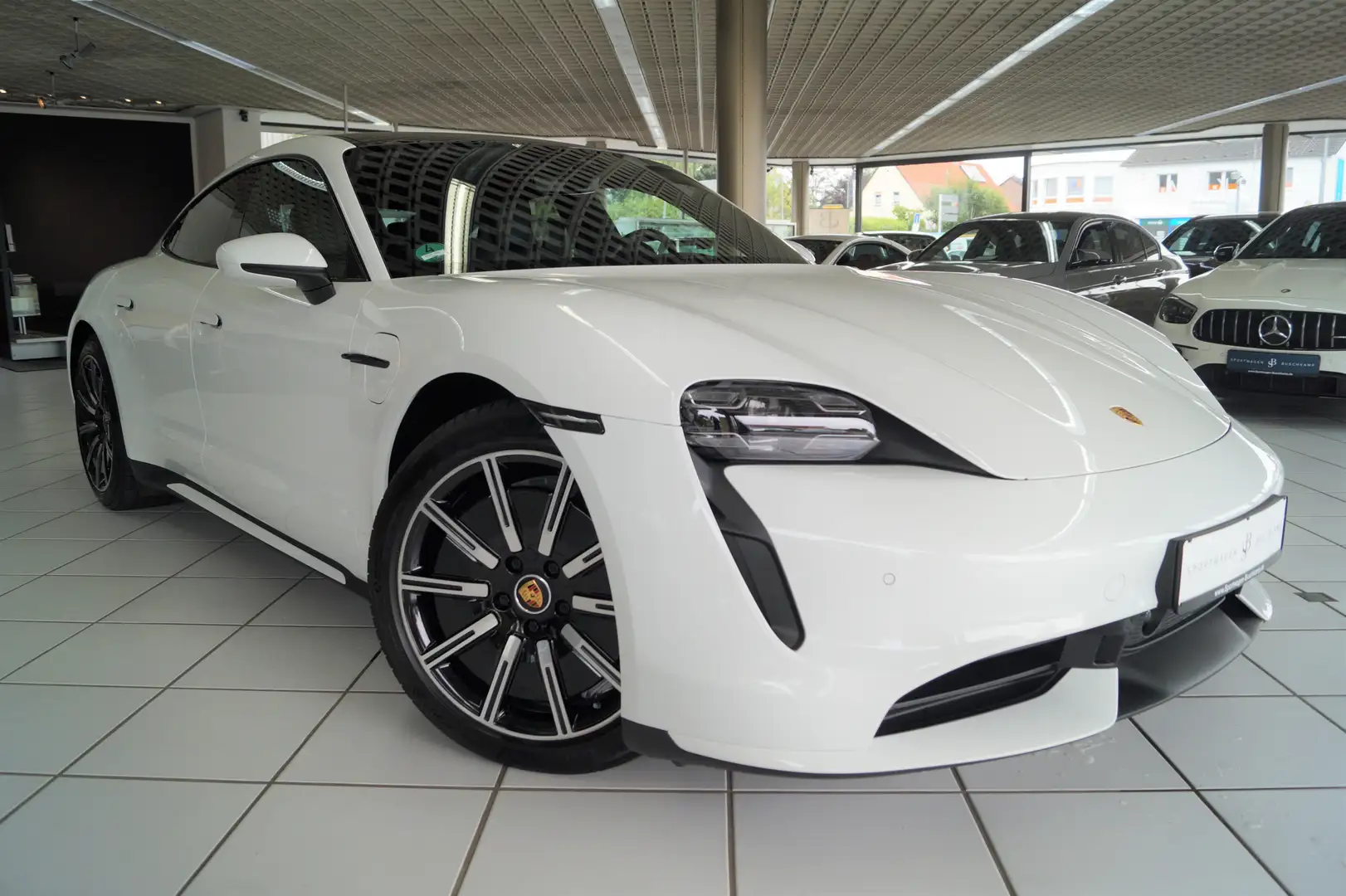 Porsche Taycan Turbo SPORTCHRONO PID RFK 5-SITZER APPROV Weiß - 2