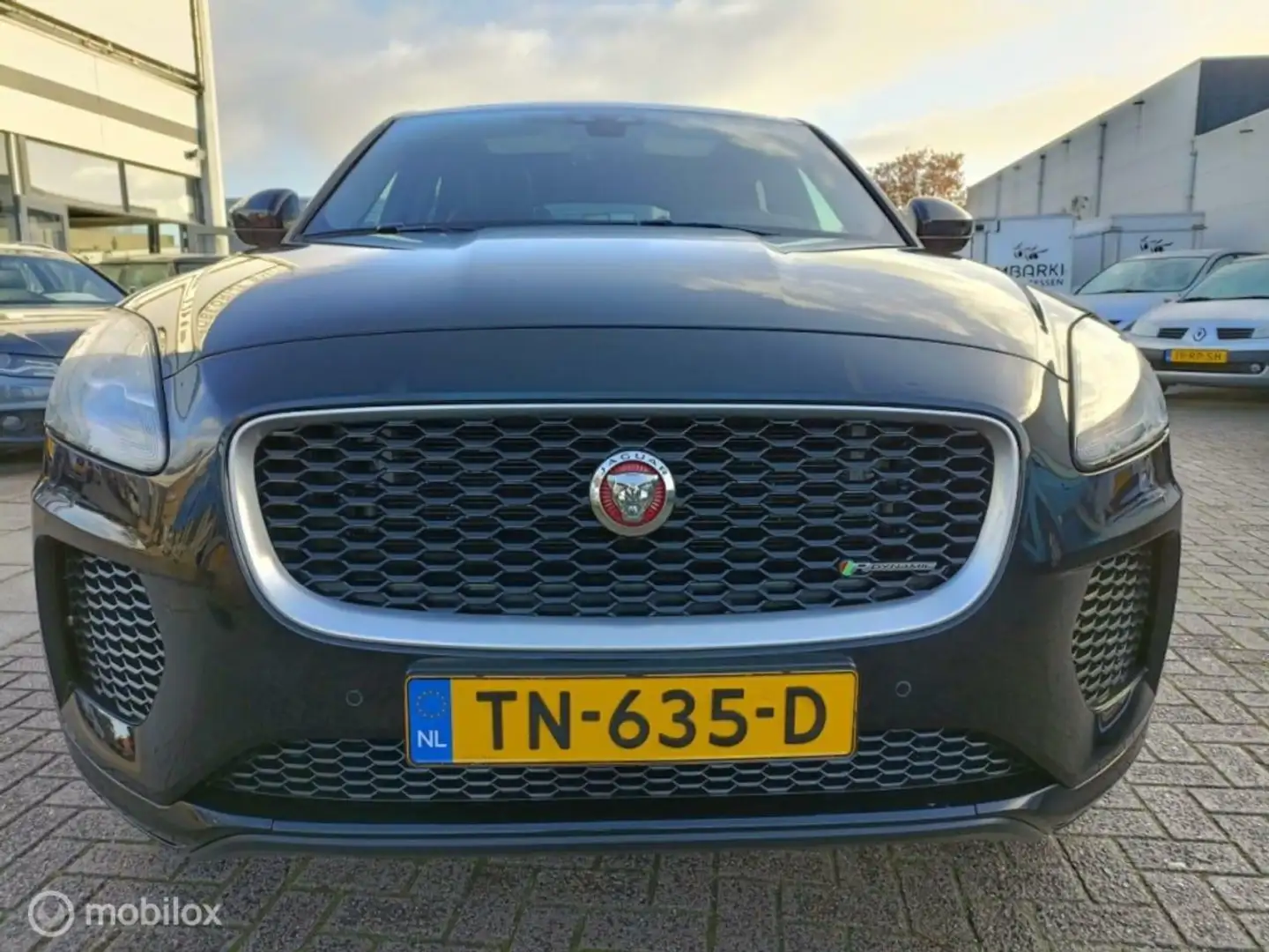Jaguar E-Pace 2.0 P250 AWD R-Dynamic HSE 1e Eigen./Panorama/Nav/ Zwart - 2