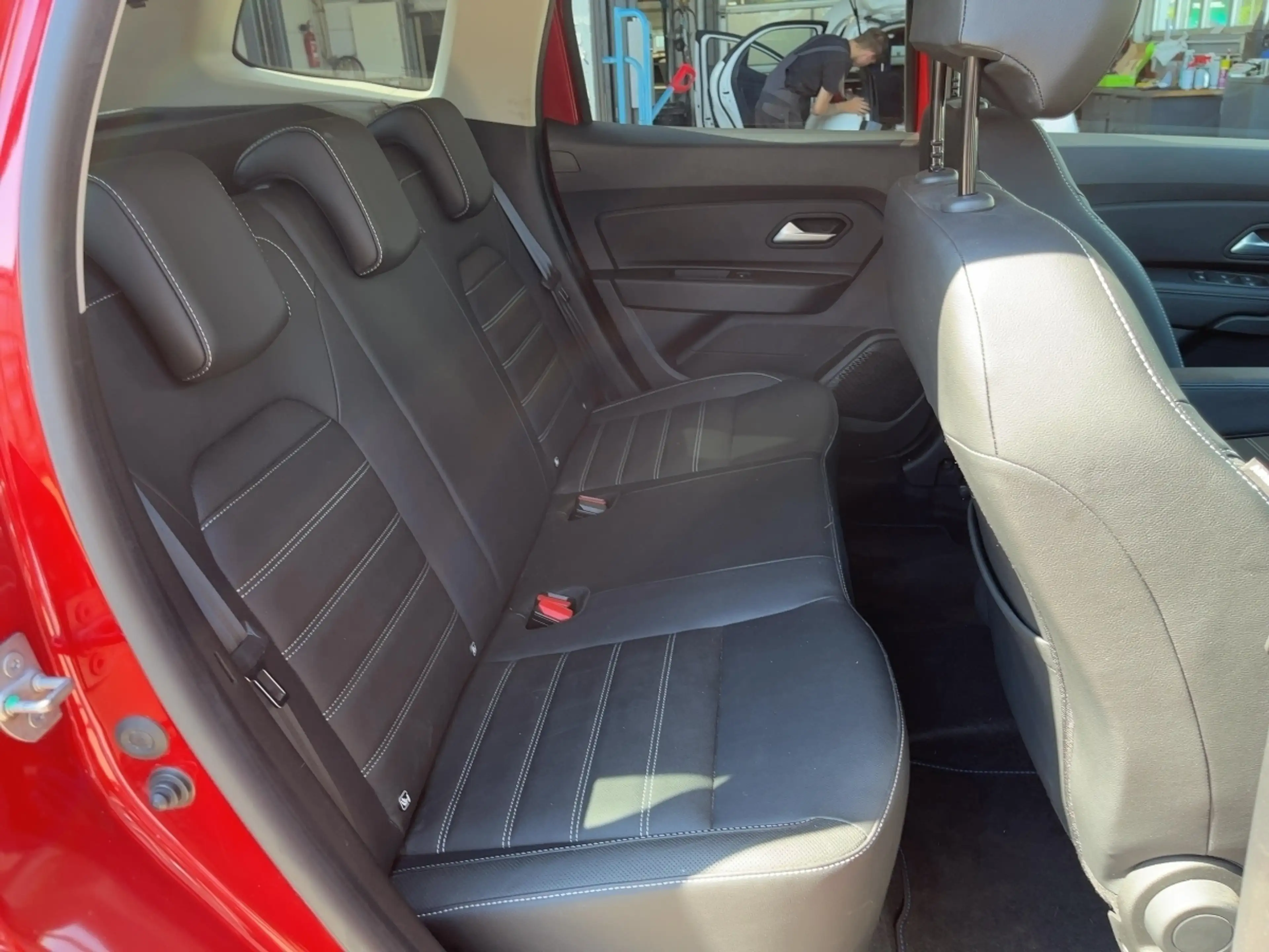 Dacia Duster Celebration TCe 100 ECO-G 2WD+NAVI+KAM+GJR+SHZG+ — photo 12