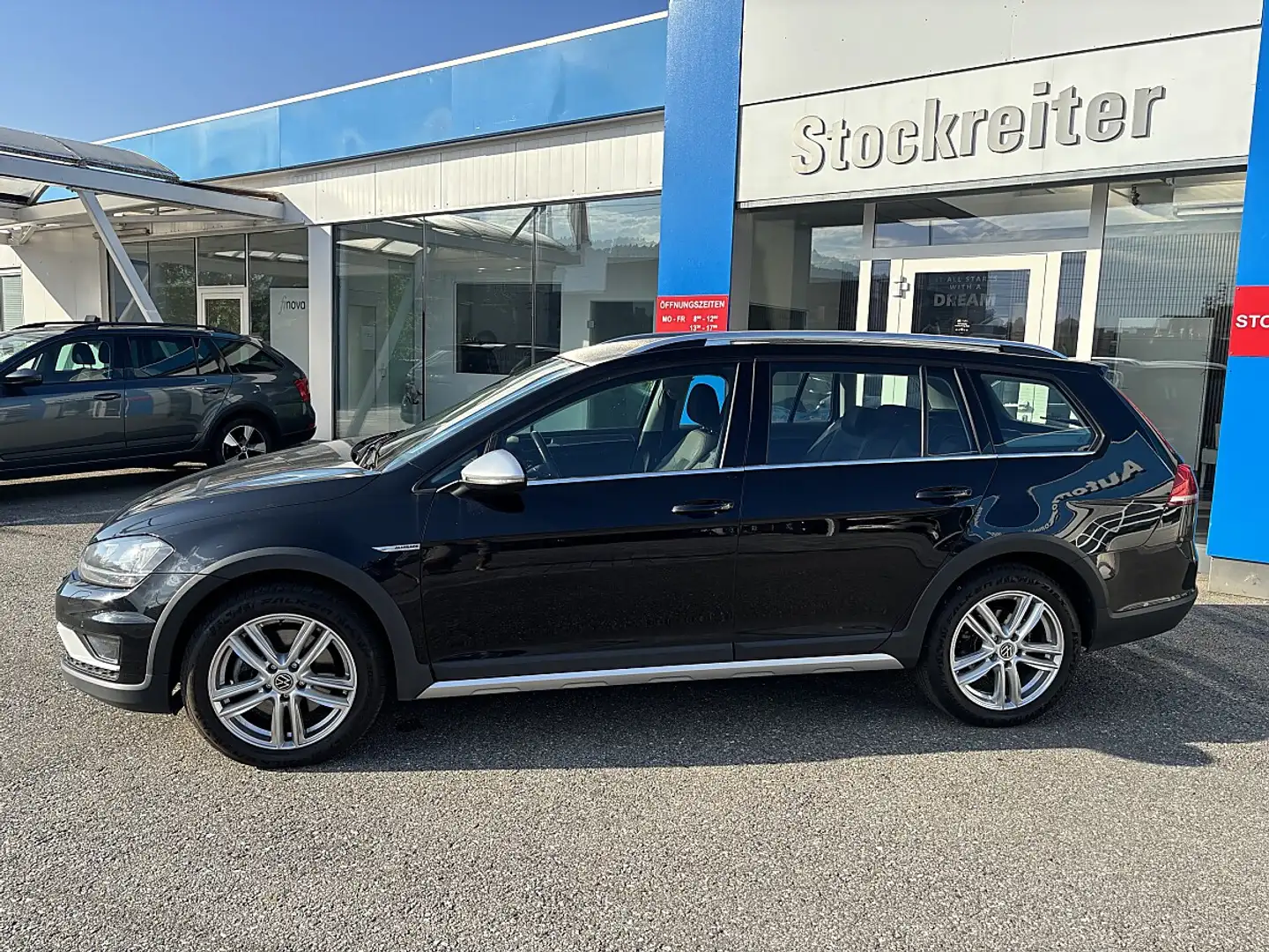 Volkswagen Golf VII Alltrack*Ahk schwenkbar*PDC *Xenon*ALLRAD* Schwarz - 2
