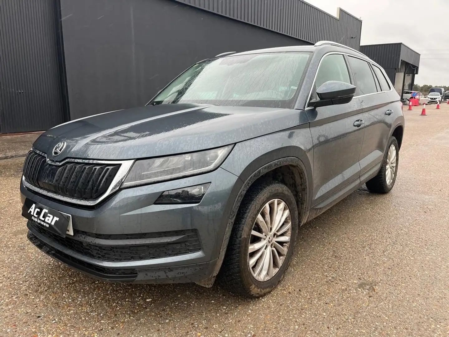 Skoda Kodiaq 2.0TDI AB tech Scout 4x4 DSG 110kW Gris - 2