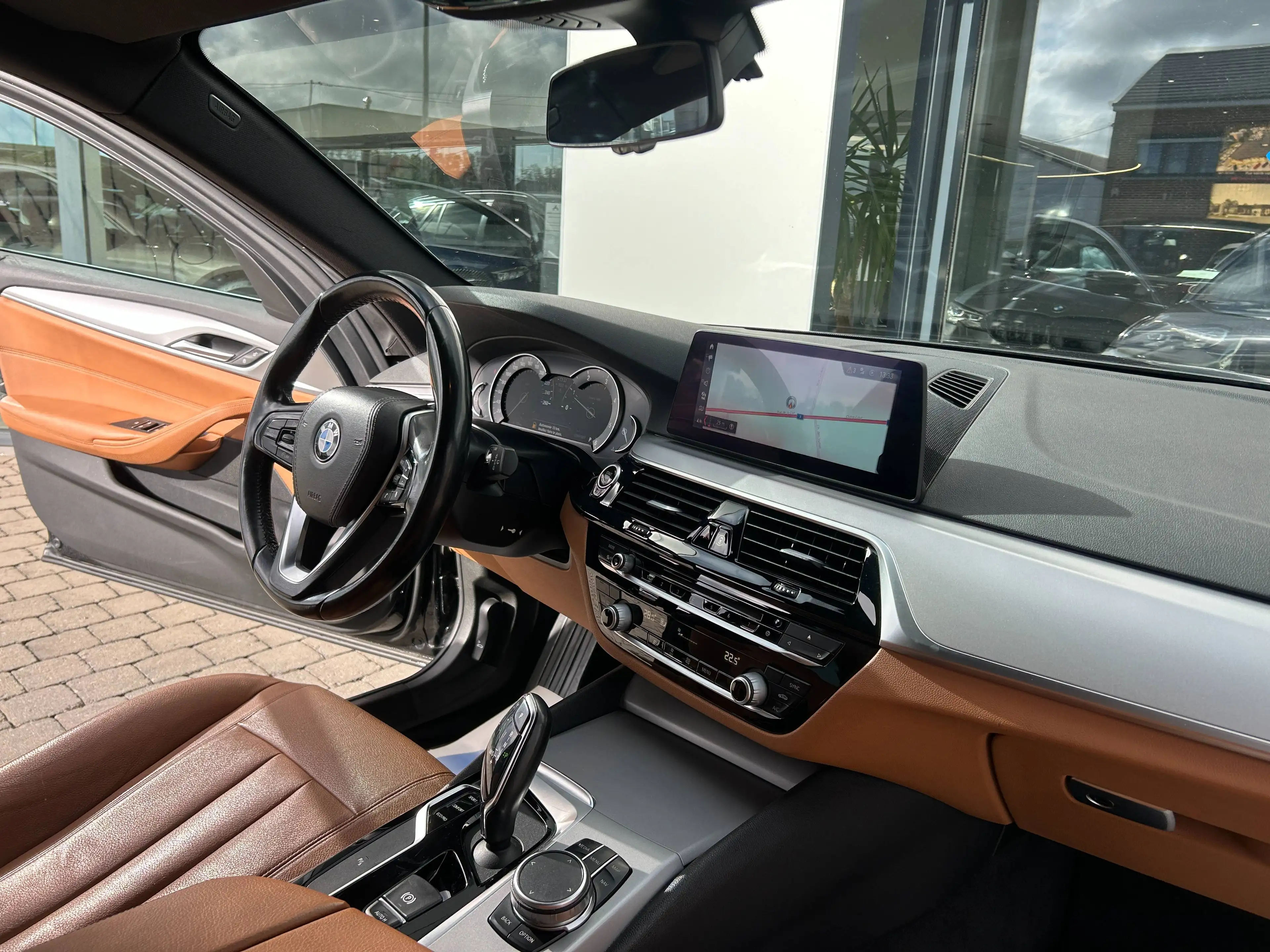 BMW 518 Touring 518 dA *GARANTIE*LED AMBIANCE*CARPLAY*CAMERA* — photo 10