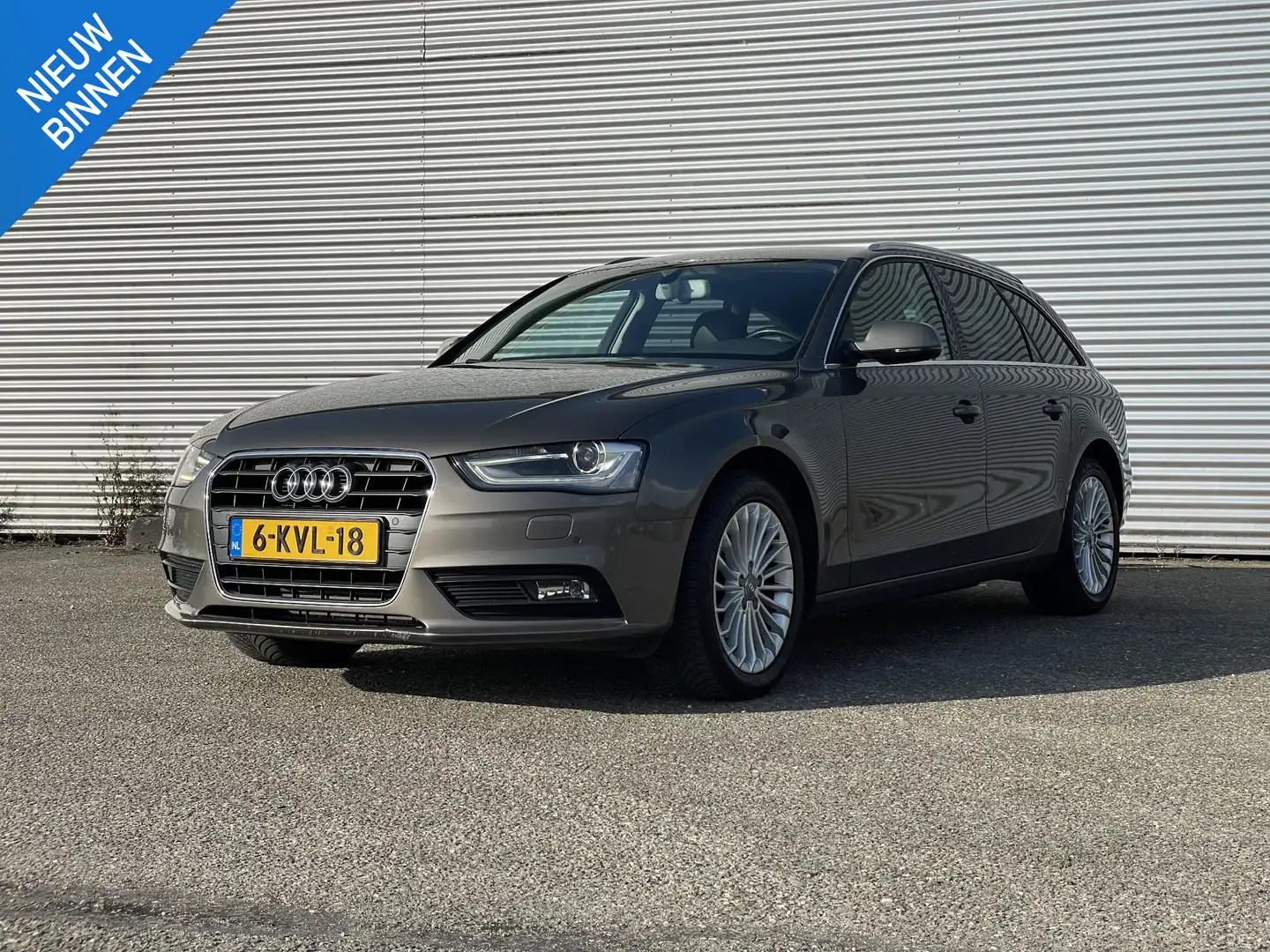 Audi A4 Avant 1.8 TFSI Business Edition Grijs - 1