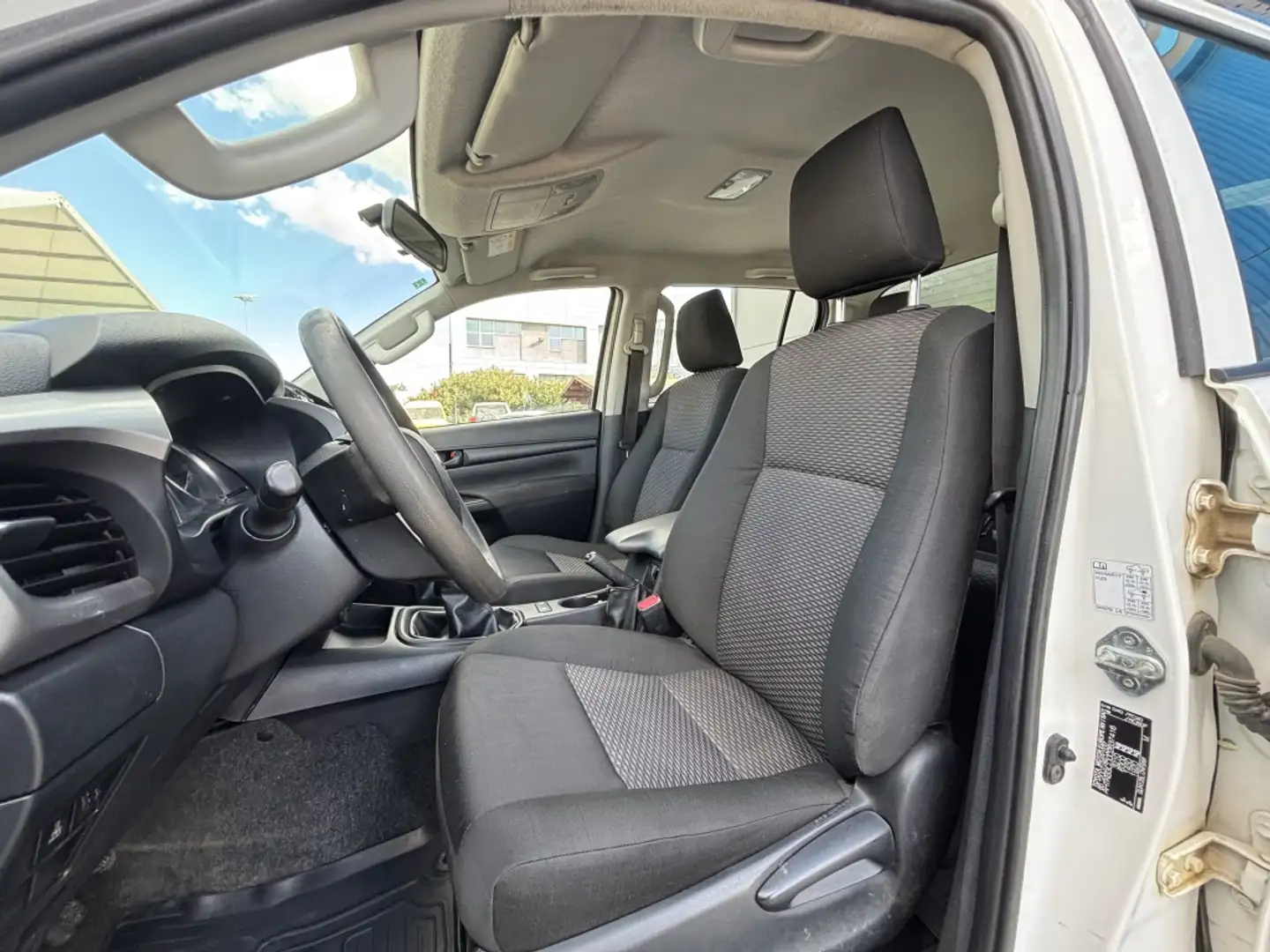 Toyota Hilux Cabina Doble GX Blanco - 2