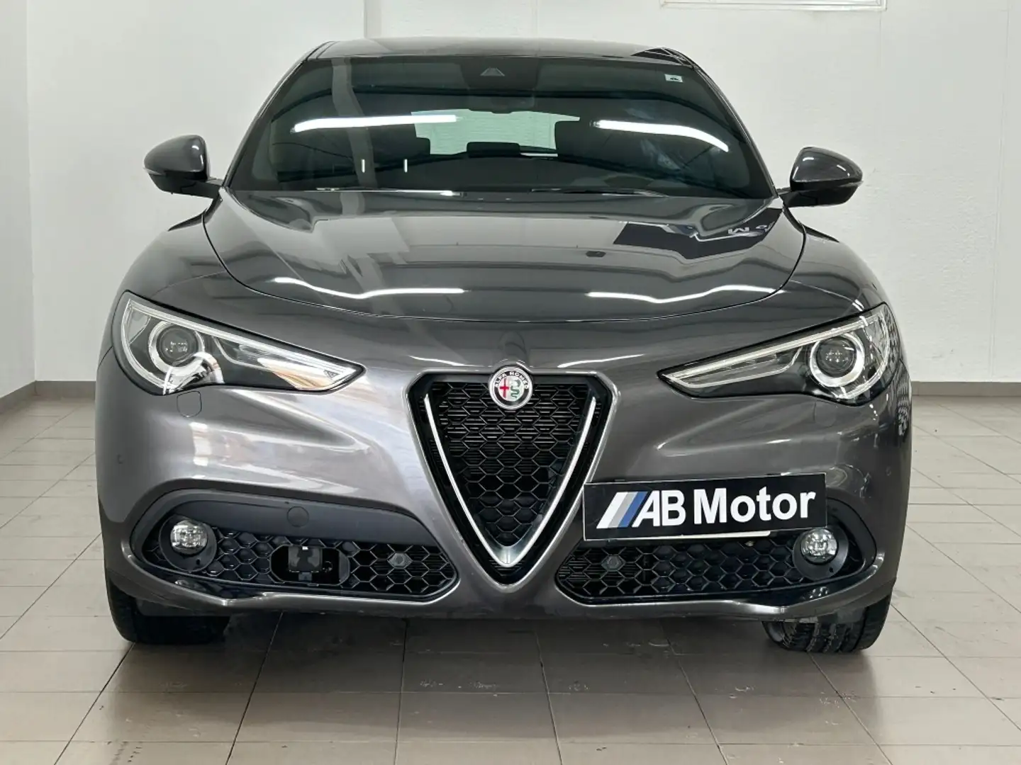 Alfa Romeo Stelvio 2.2 Super RWD Aut. 160 Gris - 2