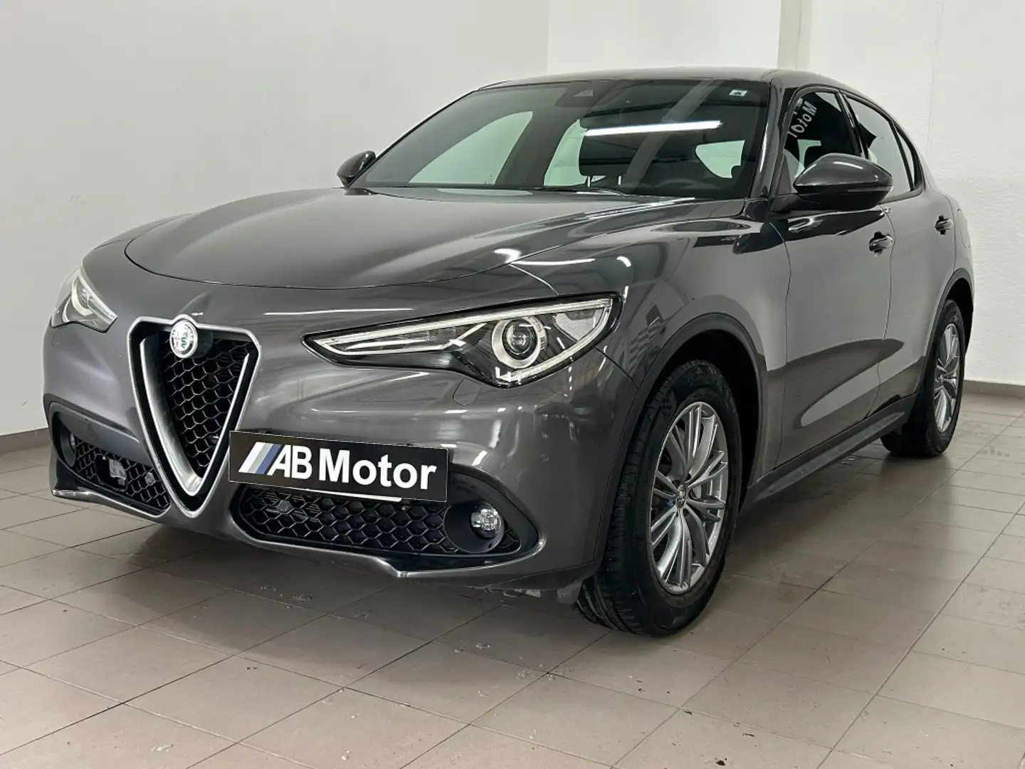 Alfa Romeo Stelvio 2.2 Super RWD Aut. 160 Gris - 1