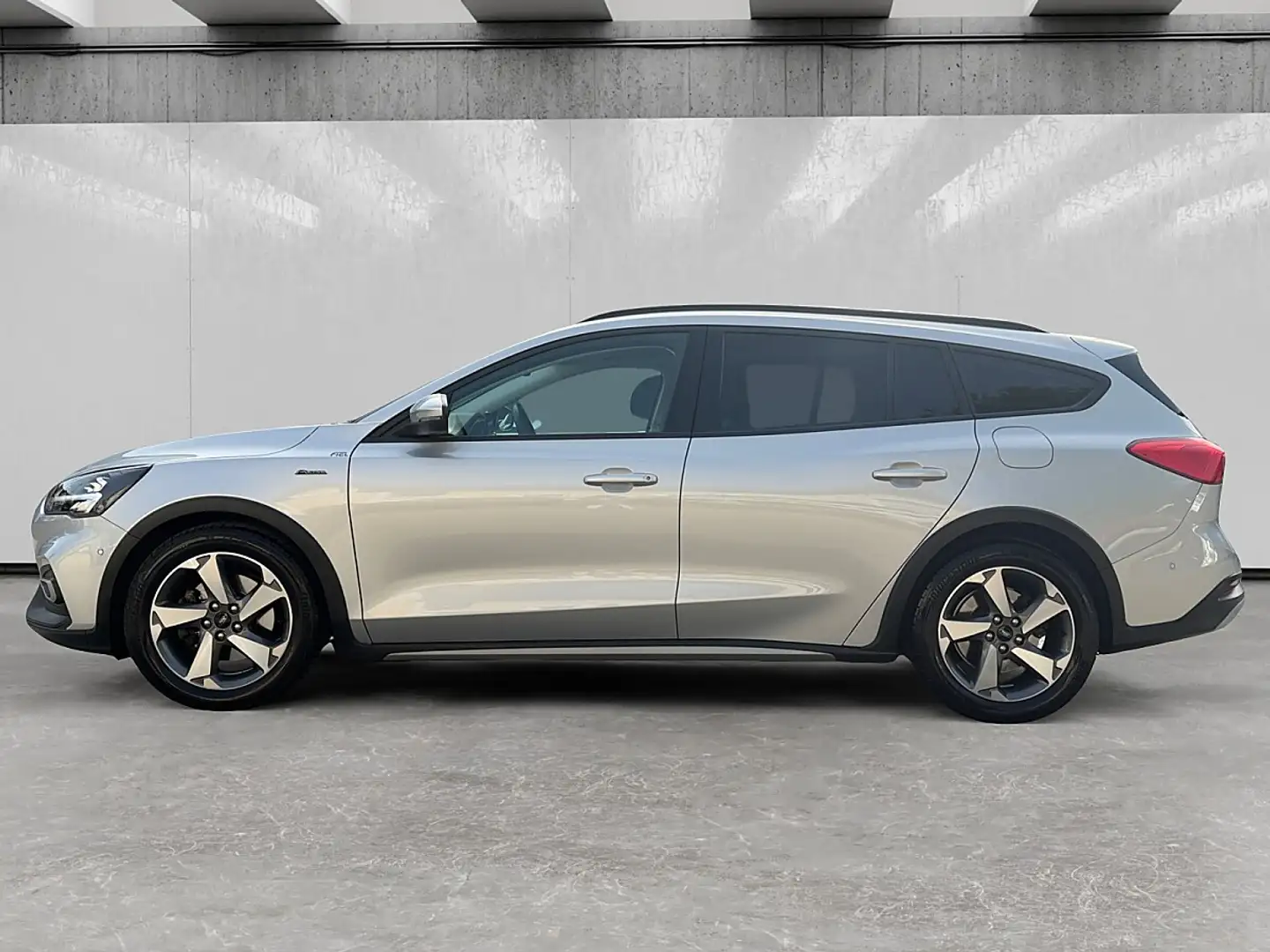 Ford Focus FOCUS TRAVELLER ACTIVE – 150 PS DIESEL | 8-GANG... Silber - 2