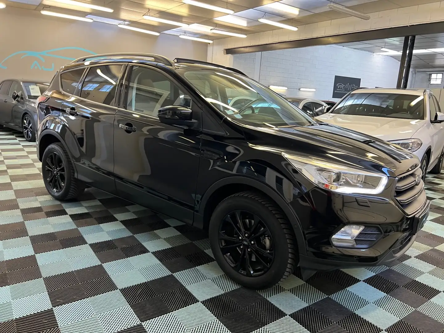Ford Kuga 1.5 120 CV  ESS TITANIUM BV6 TOIT OUVRANT/ATTELAGE Nero - 1