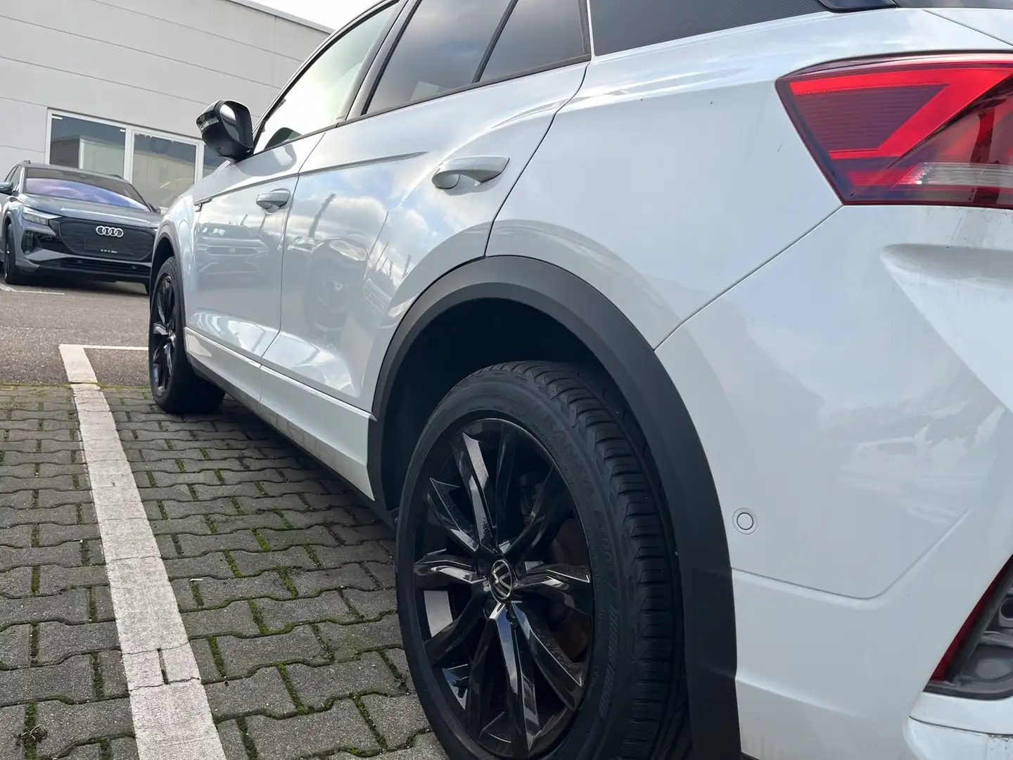 Volkswagen T-Roc 1.0 TSI R-Line Navi LED VC IQ AHK Kam LM18 Weiß - 2