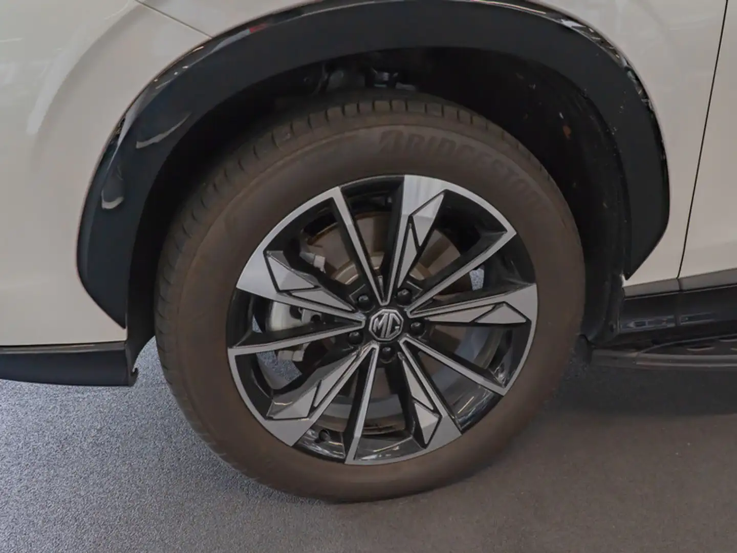 MG HS Plug-In Hybrid Luxury MG Plug-In Hybrid 200 kW Lu Blanc - 2