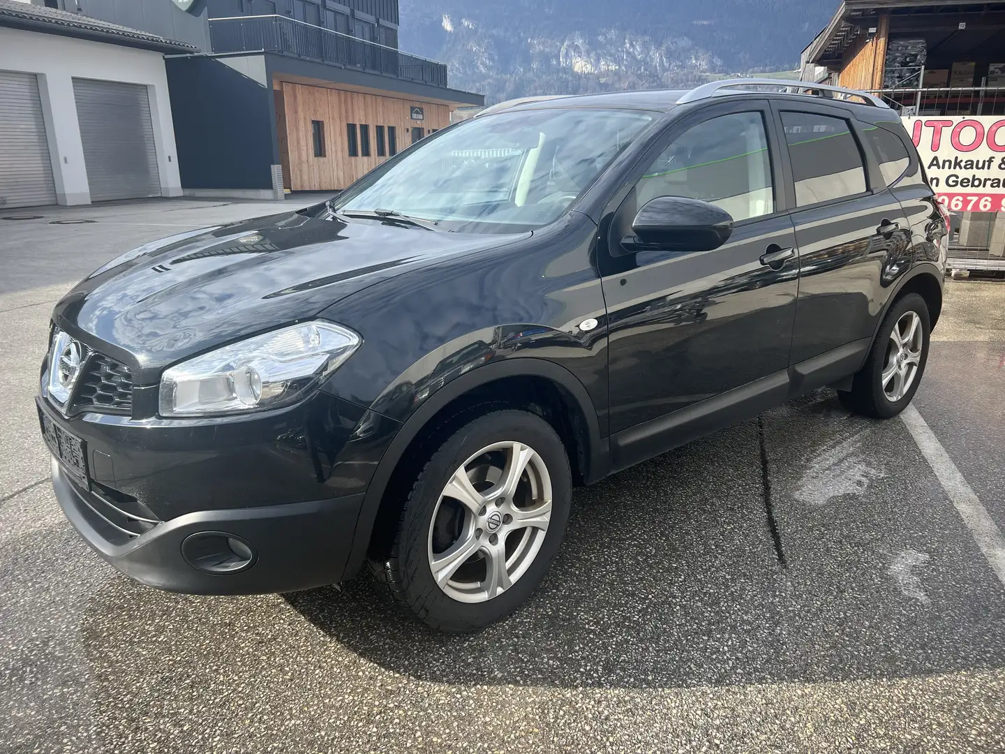 Nissan Qashqai+2 2,0 16V Tekna 2WD - 1