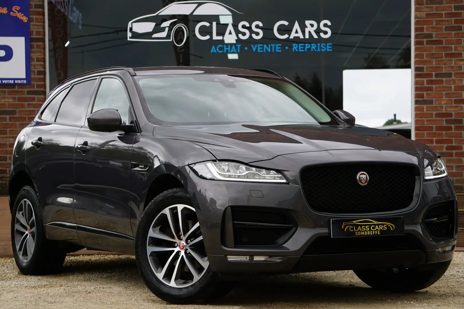 Jaguar F-Pace 2.0 D AWD R-Sport AUTO CAM PDC BI-XENON MERIDIAN Grijs - 2