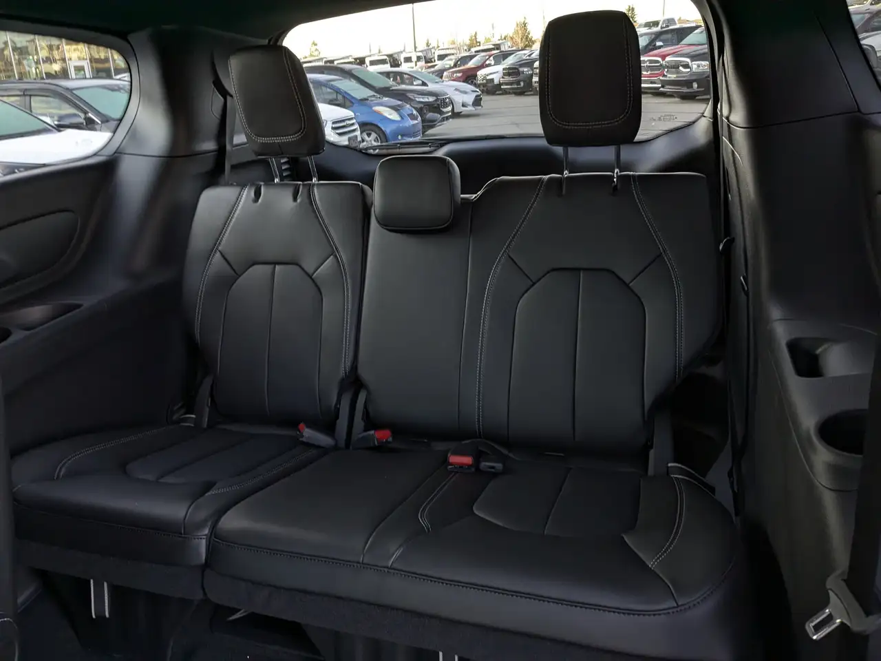 Chrysler Grand Caravan снимка Chrysler Grand Caravan