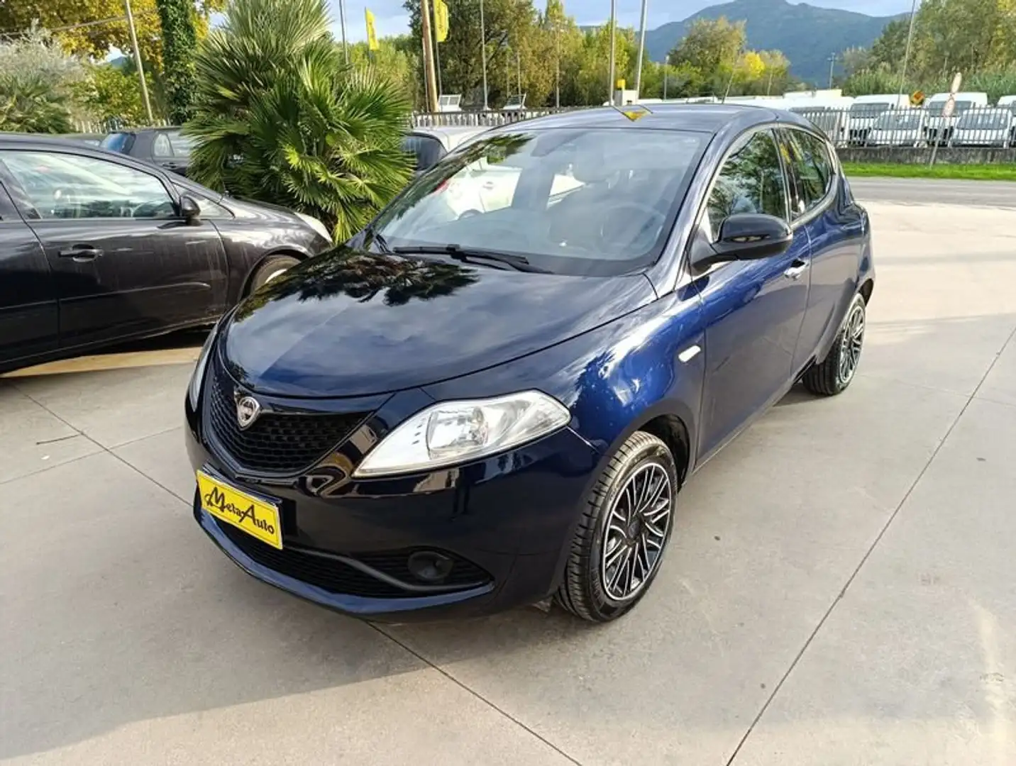 Lancia Ypsilon 1.2 69 CV 5 porte GPL Ecochic Gold - 2