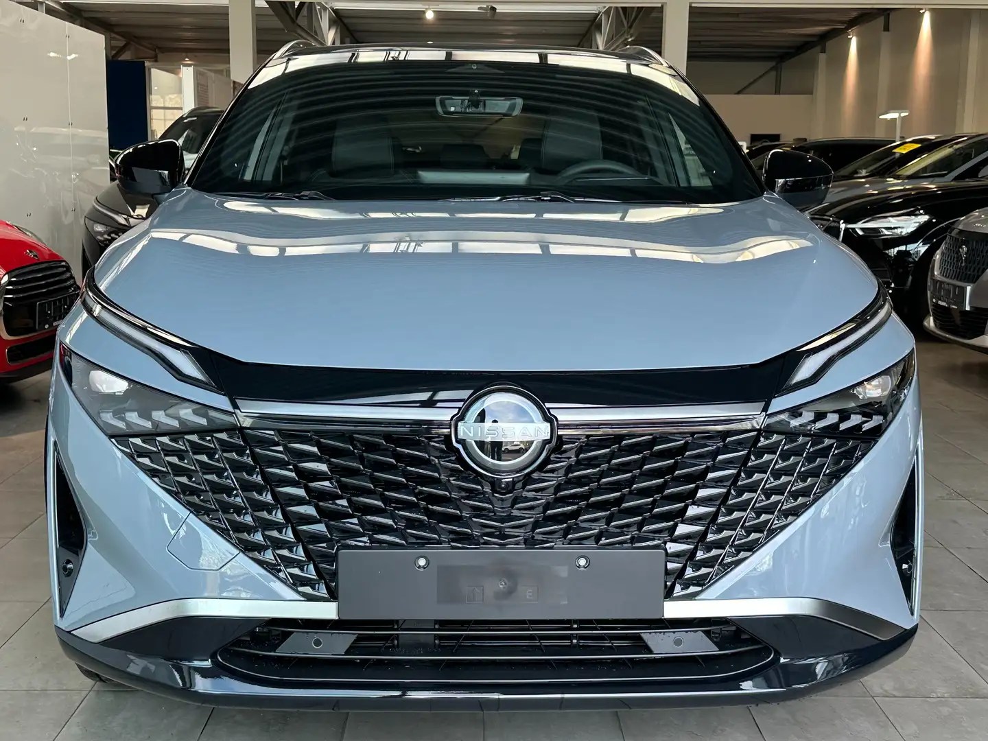 Nissan Qashqai 1.5 VC-T e-Power 205PS Tekna Premium Automatik Grau - 2