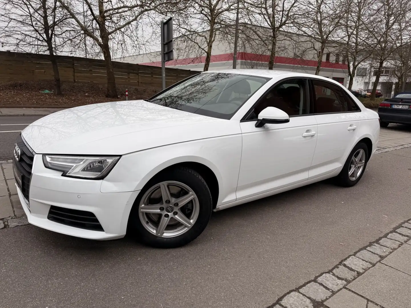 Audi A4 Lim.AUTOMATI/PDC/KAMERA/TEMPOMA/I HAND Bianco - 2