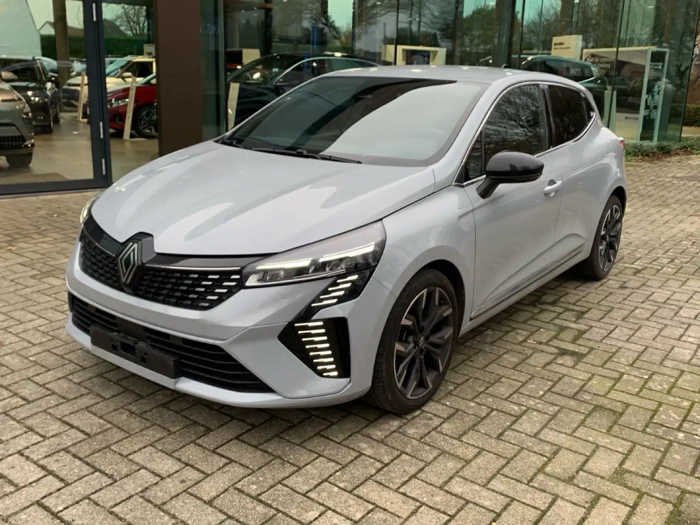 Renault Clio Techno ** INCL 1J GARANTIE** Gris - 1