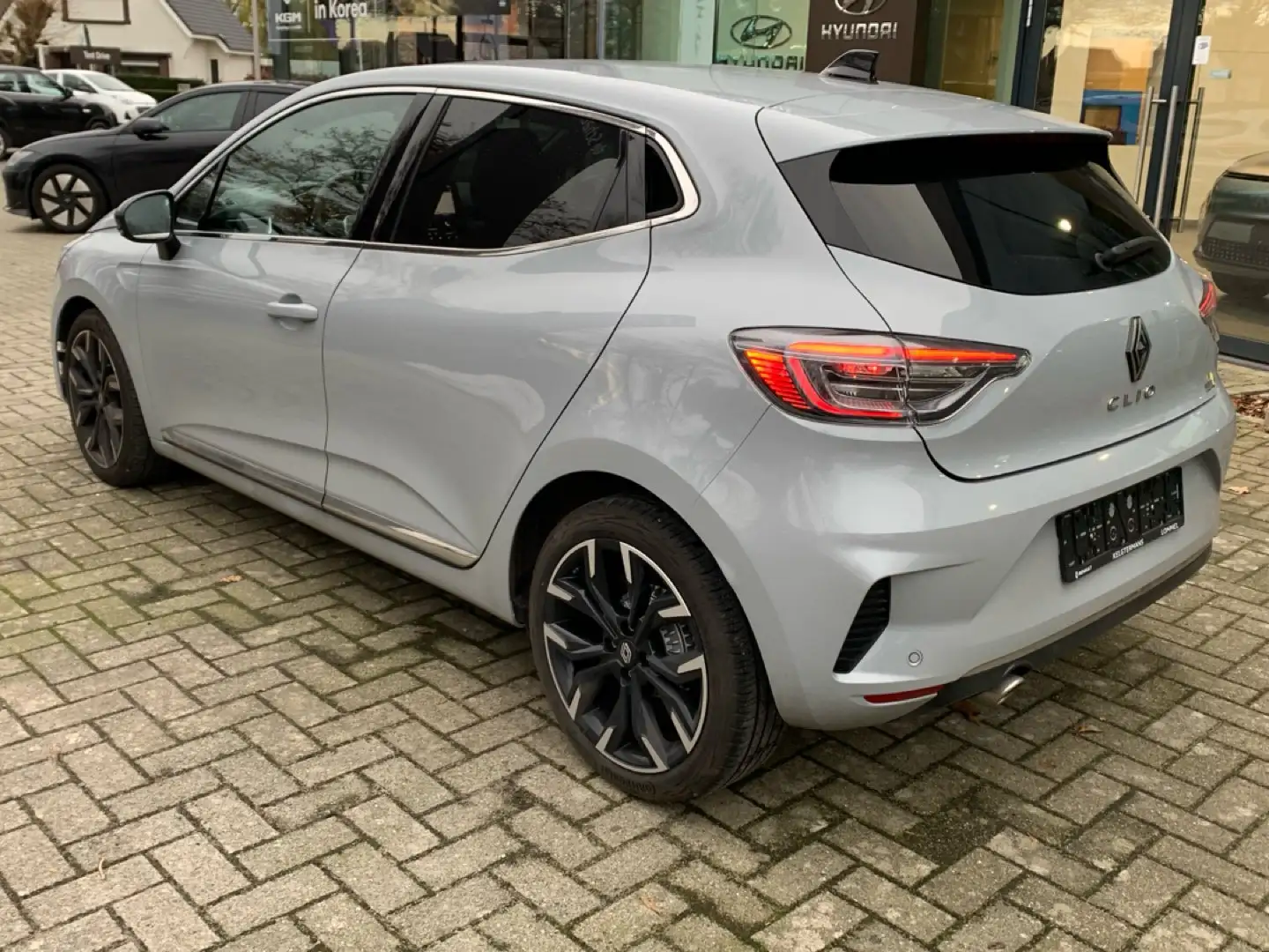 Renault Clio Techno ** INCL 1J GARANTIE** Gris - 2