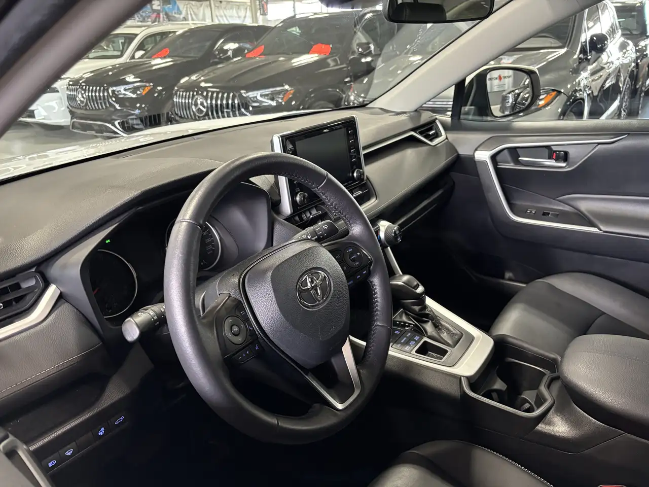 Toyota RAV 4 снимка Toyota RAV 4
