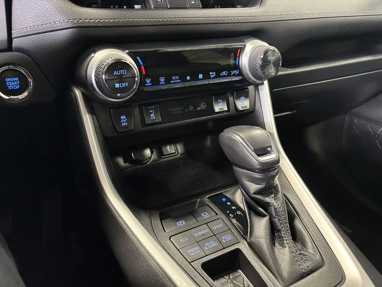 Toyota RAV 4 снимка Toyota RAV 4