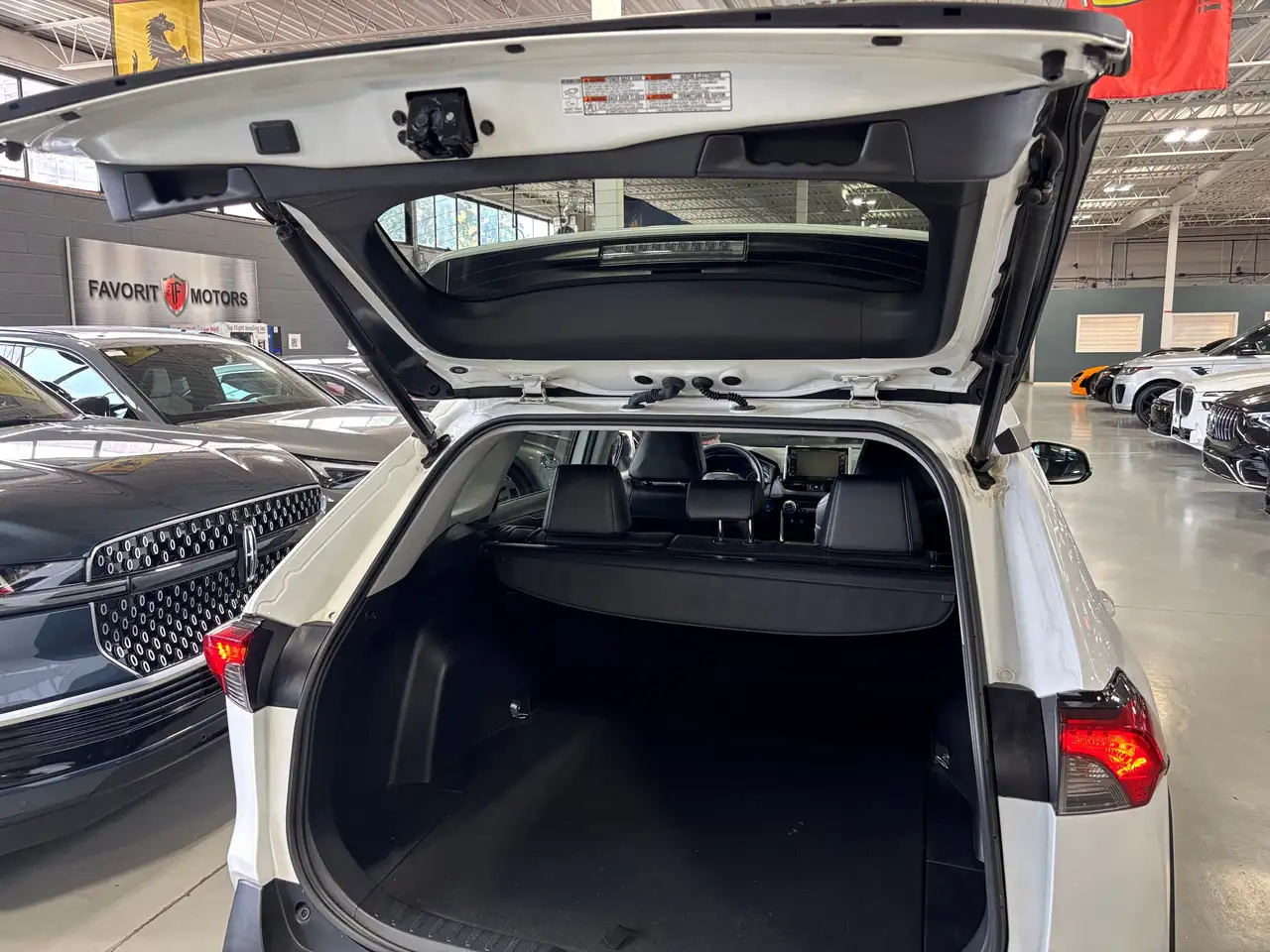 Toyota RAV 4 снимка Toyota RAV 4