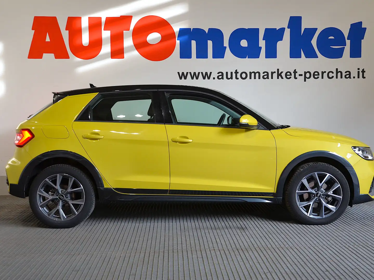 Audi A1 Citycarver 30 1.0 tfsi 110cv s-tronic Giallo - 1