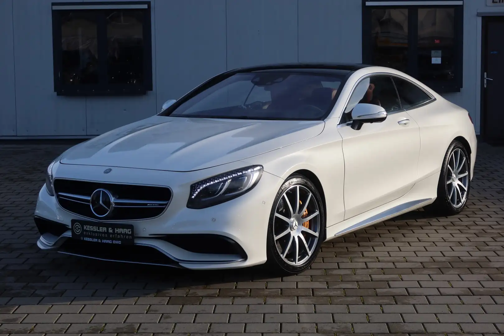 Mercedes-Benz S 63 AMG S63 AMG 4Matic#EDITION1#DESIGNO#MAGICSKY#KERAMIC# Bílá - 2
