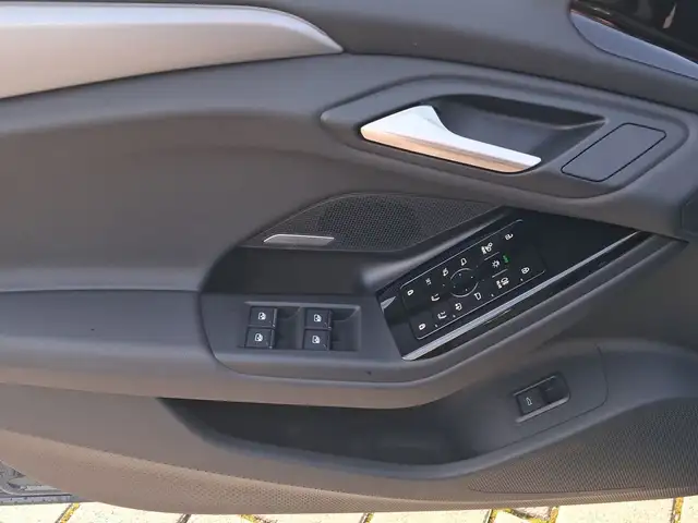 Audi A6 e-tron view 8