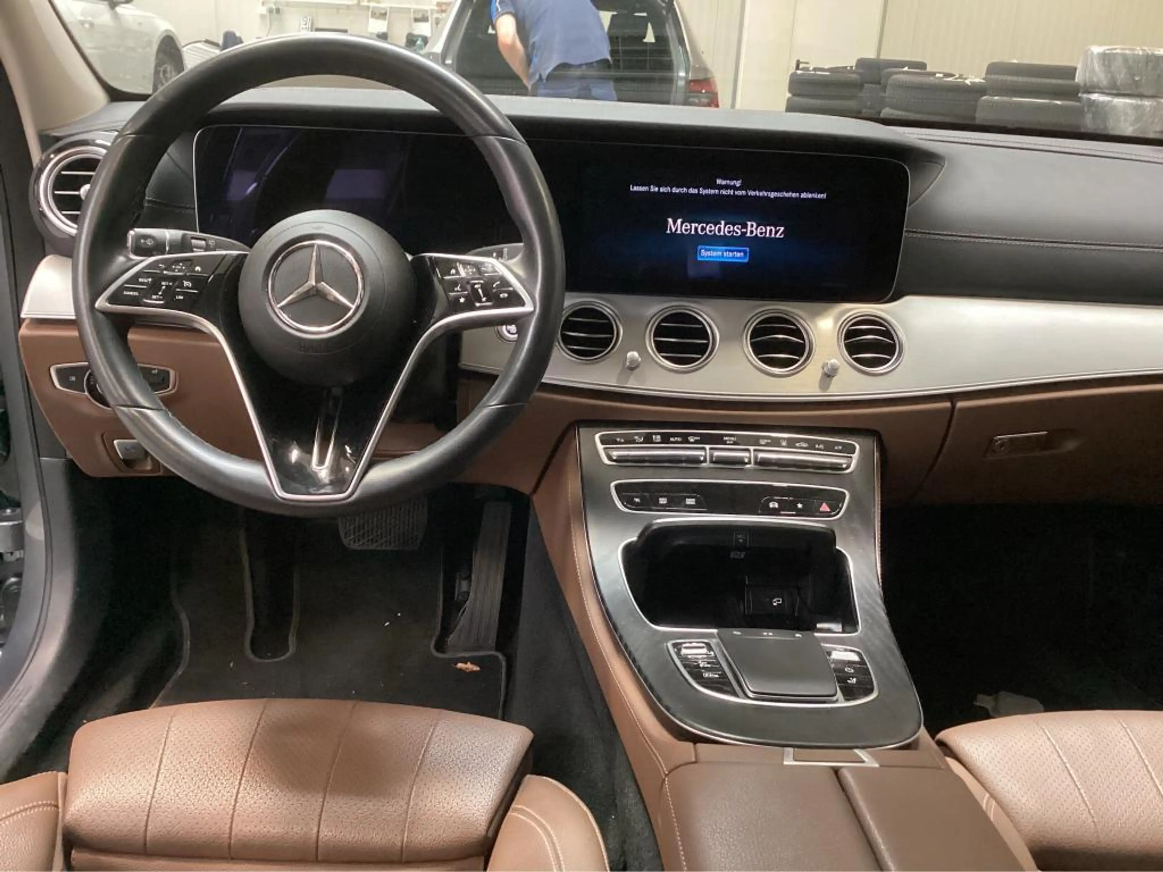 Mercedes-Benz E 300 de Avantgarde*KEYLESS*CAM 360*SHZ*AMBIENTE — photo 4