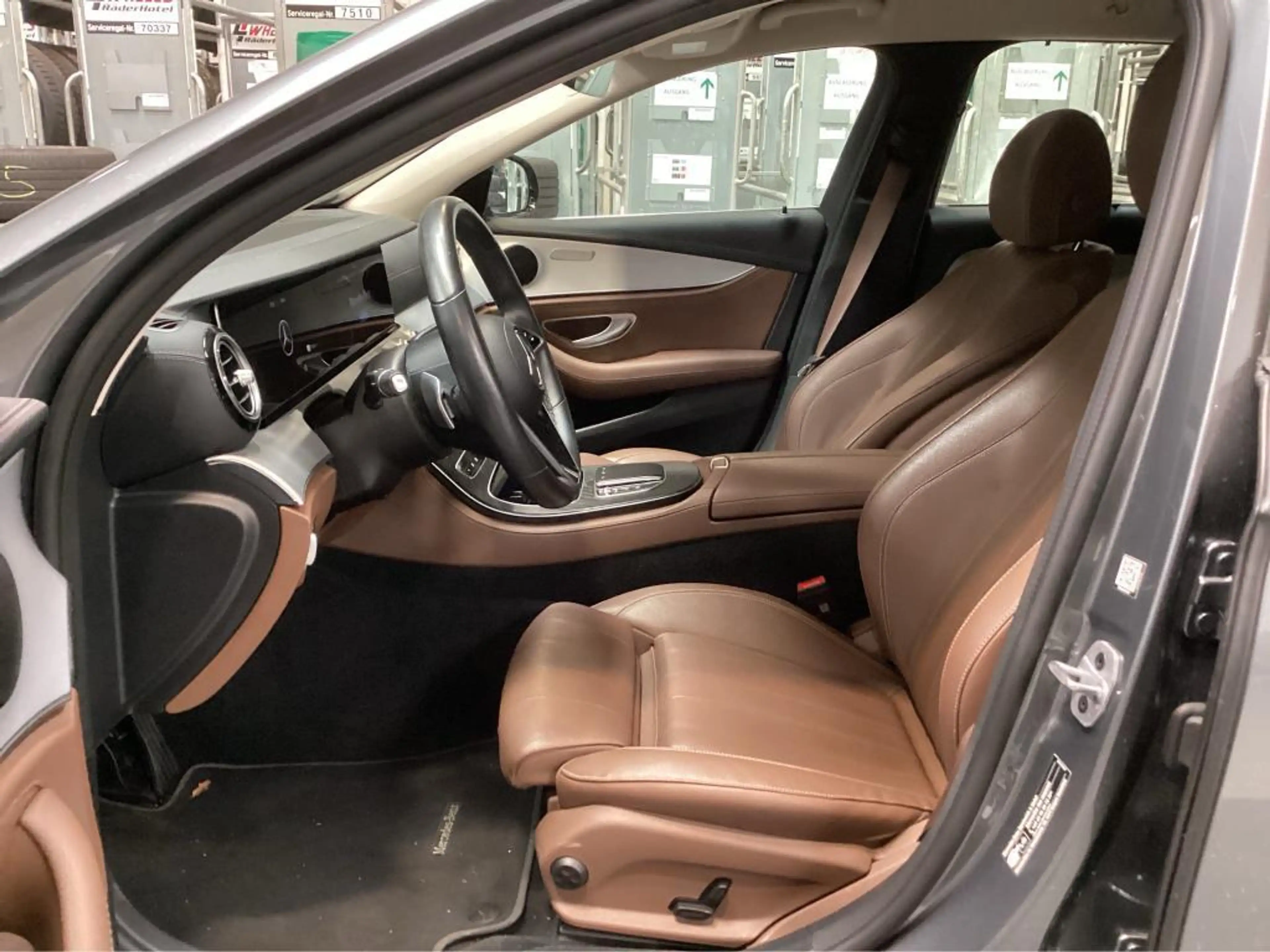 Mercedes-Benz E 300 de Avantgarde*KEYLESS*CAM 360*SHZ*AMBIENTE — photo 6