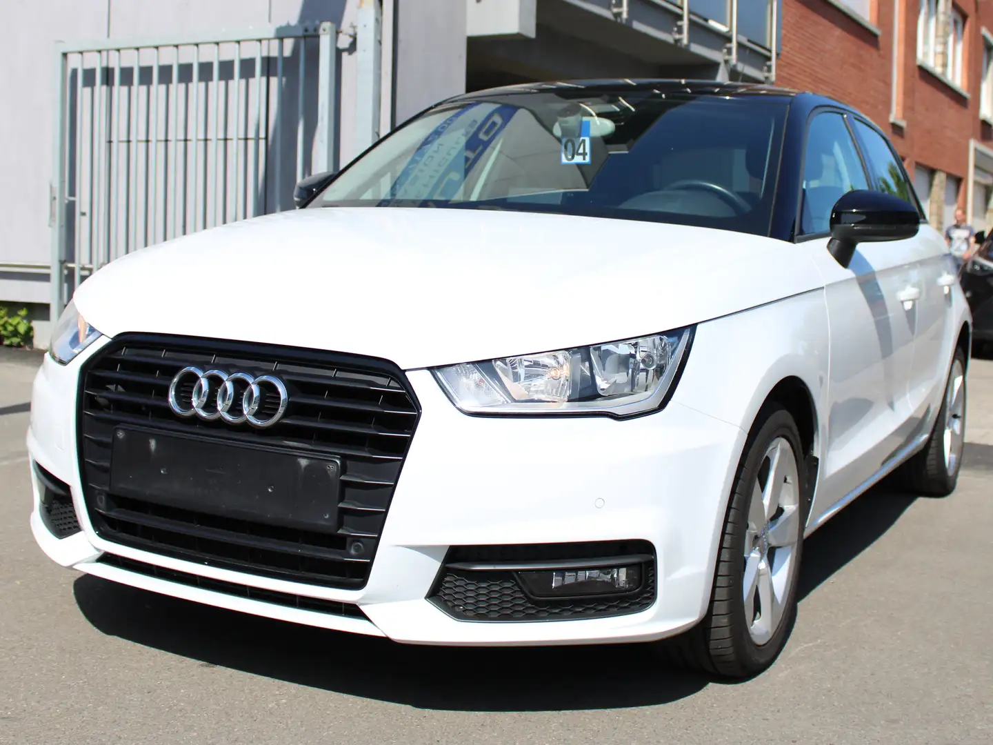Audi A1 Sportback 1.6 TDi+BOÎTE AUTO+GPS // EURO 6 // Blanc - 1