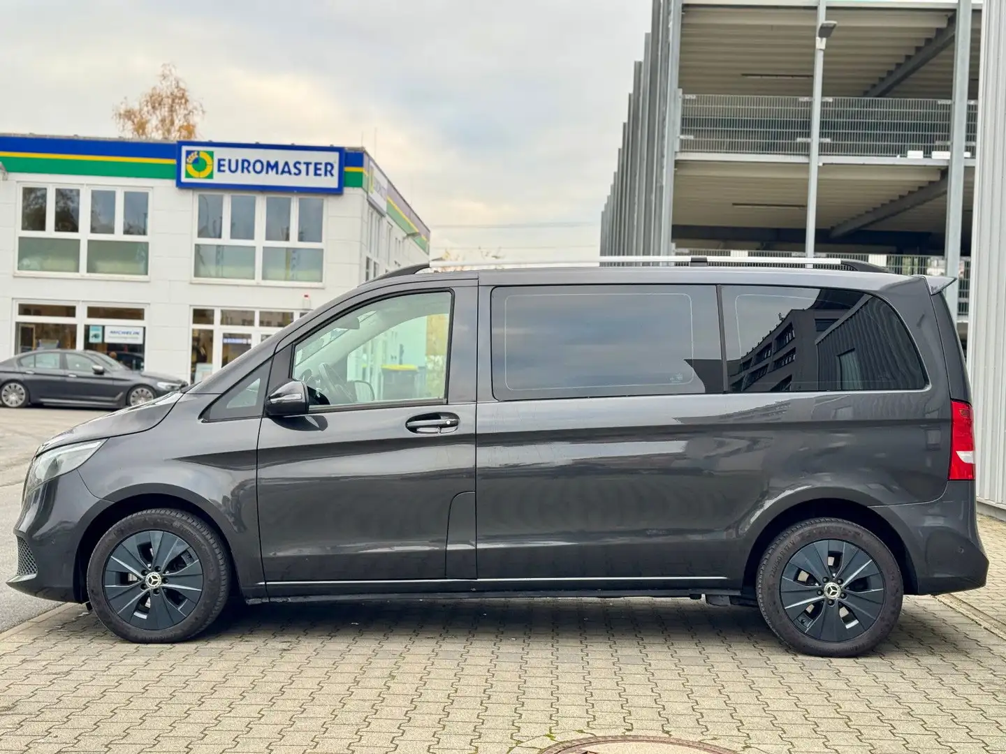Mercedes-Benz V 220 d 9G-Tronic RISE kompakt 7 Sitzer Navi Kam Grau - 1