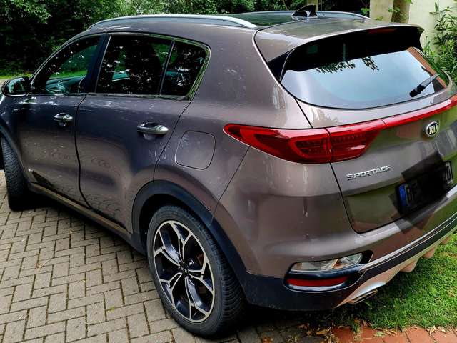 Kia Sportage 1.6 T-GDI AWD GT LINE / Allrad / / Panoramadach