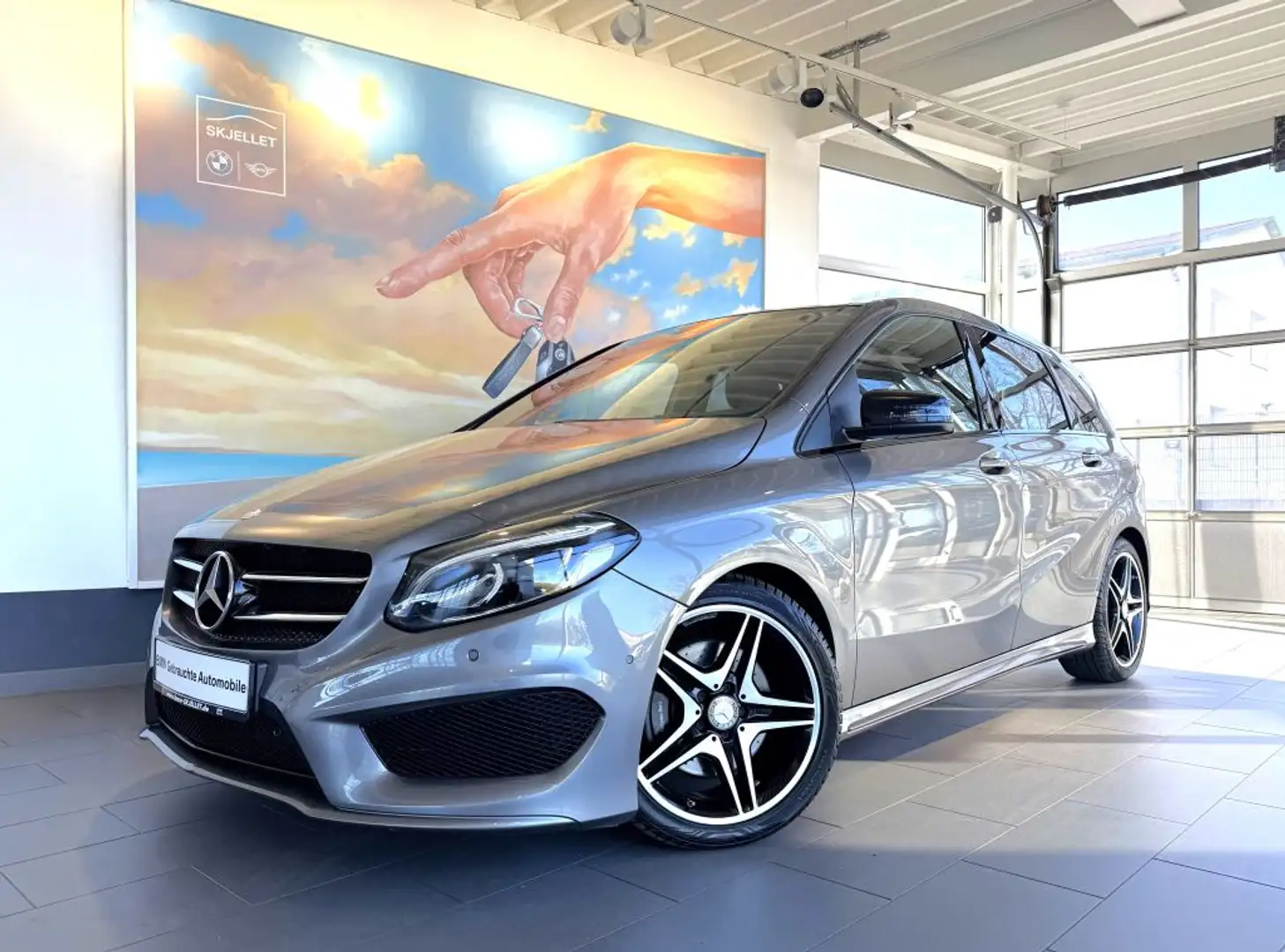 Mercedes-Benz B 220 4Matic AMG Line PANO+AHK+STAND+COM+LED+KAM Сірий - 1