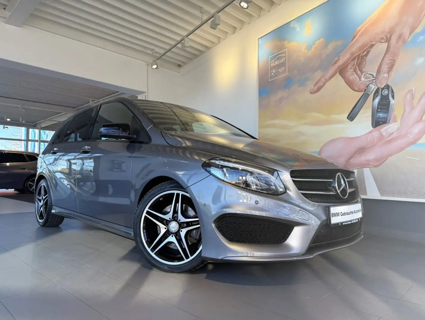 Mercedes-Benz B 220 4Matic AMG Line PANO+AHK+STAND+COM+LED+KAM Сірий - 2